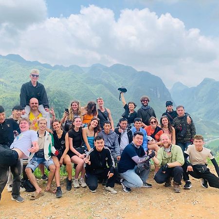 Ha Giang Safari Hostel & Motorbikes 외부 사진