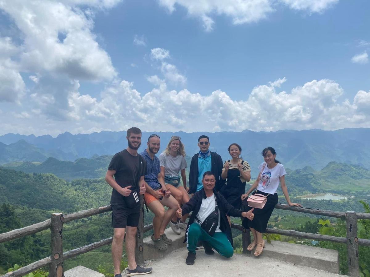 Ha Giang Safari Hostel & Motorbikes 외부 사진