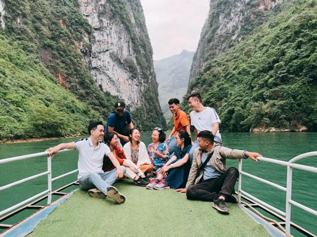 Ha Giang Safari Hostel & Motorbikes 외부 사진