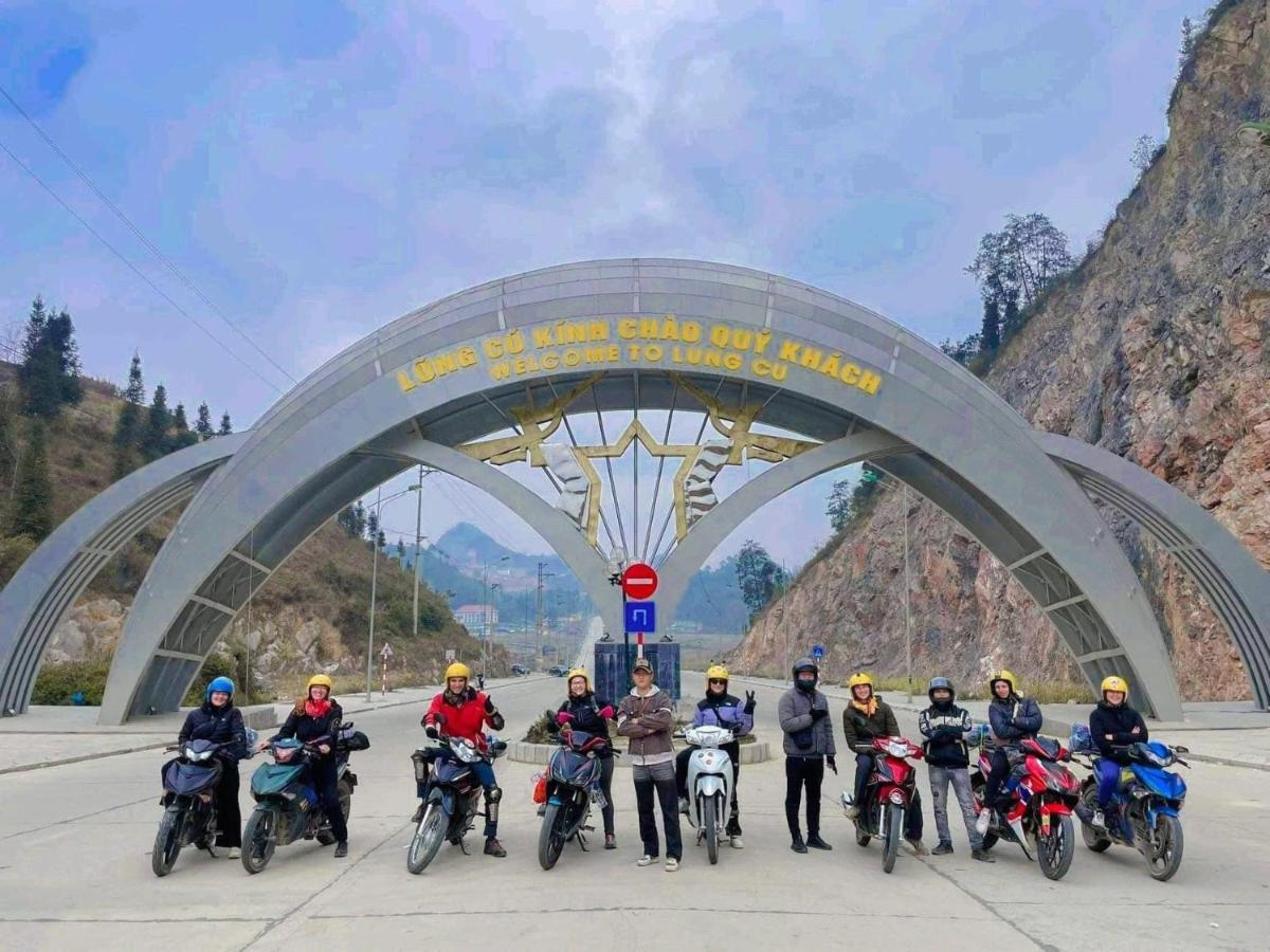 Ha Giang Safari Hostel & Motorbikes 외부 사진