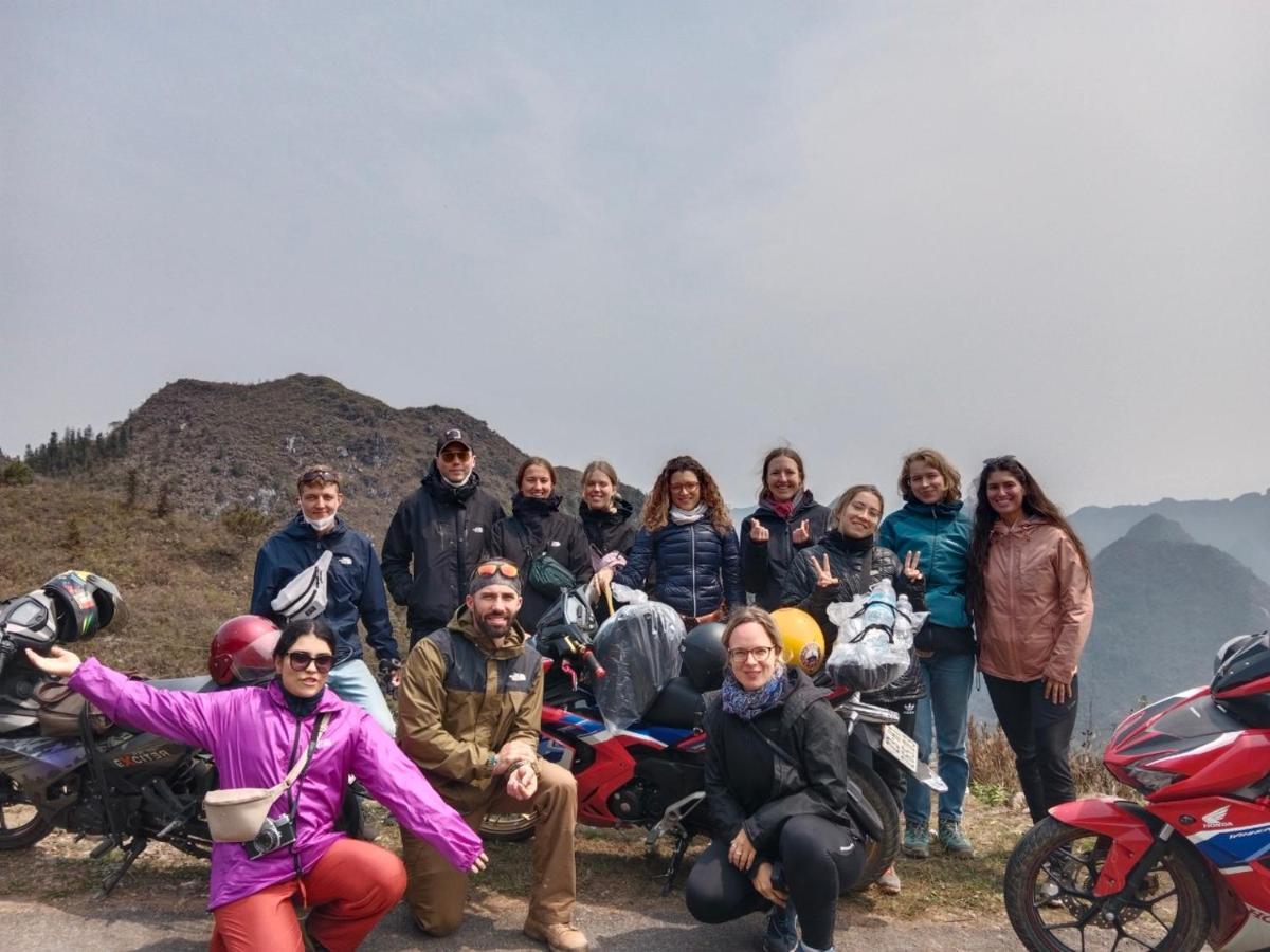 Ha Giang Safari Hostel & Motorbikes 외부 사진