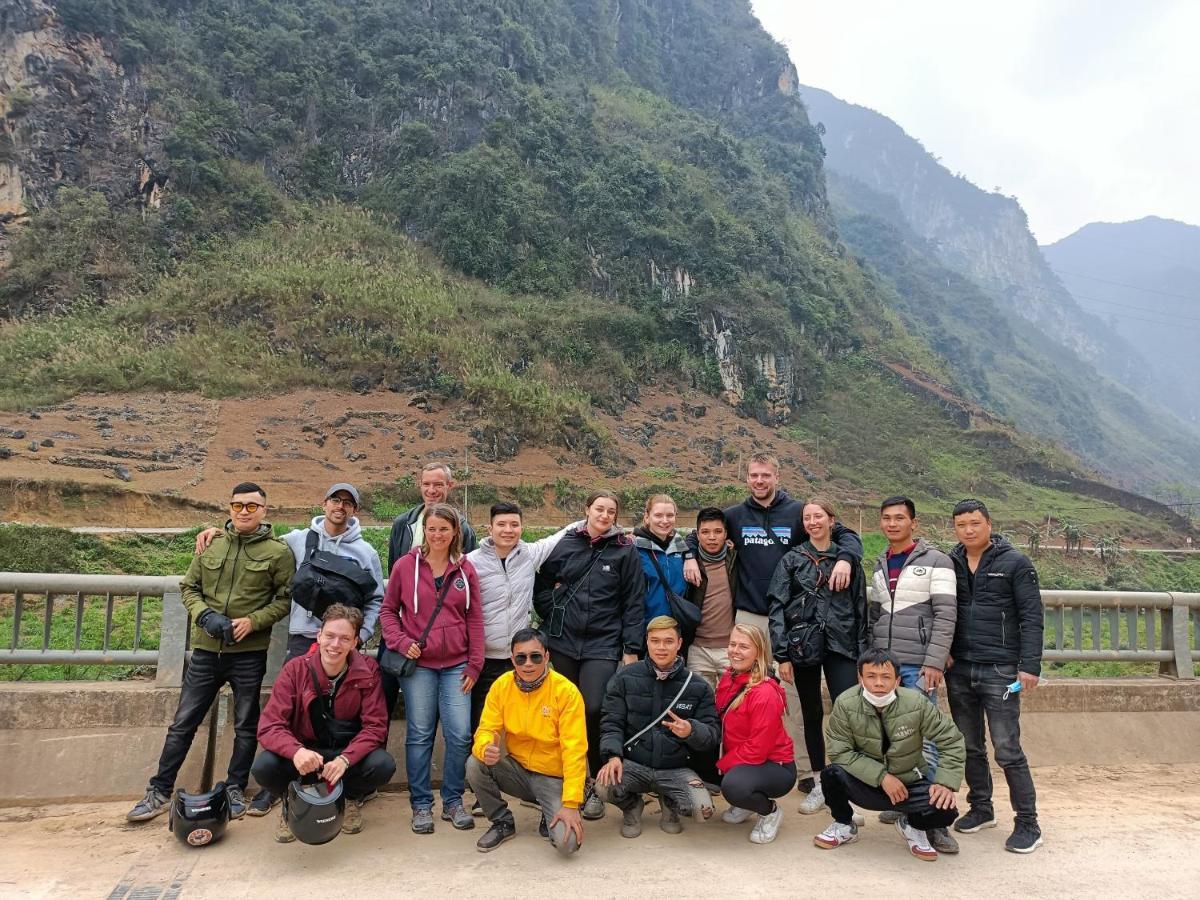 Ha Giang Safari Hostel & Motorbikes 외부 사진