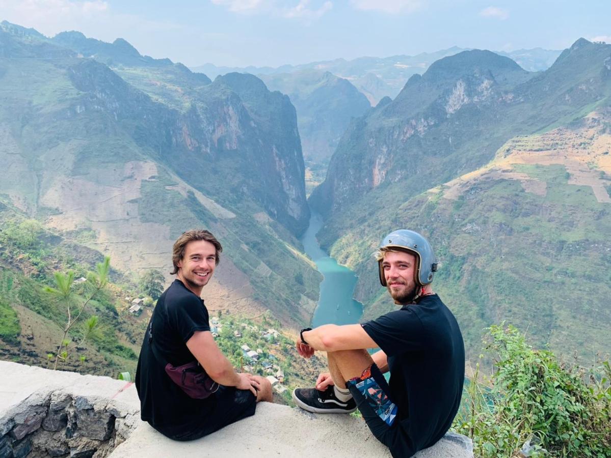 Ha Giang Safari Hostel & Motorbikes 외부 사진
