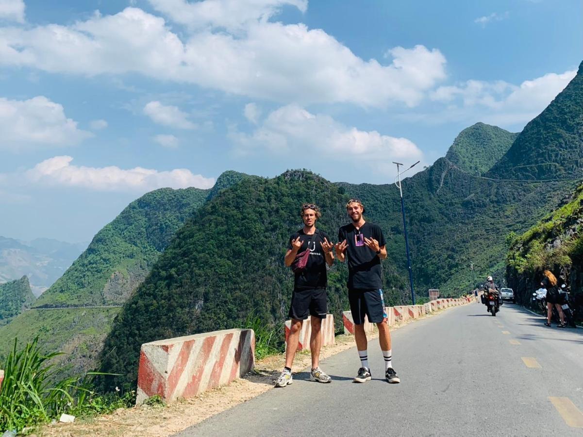 Ha Giang Safari Hostel & Motorbikes 외부 사진