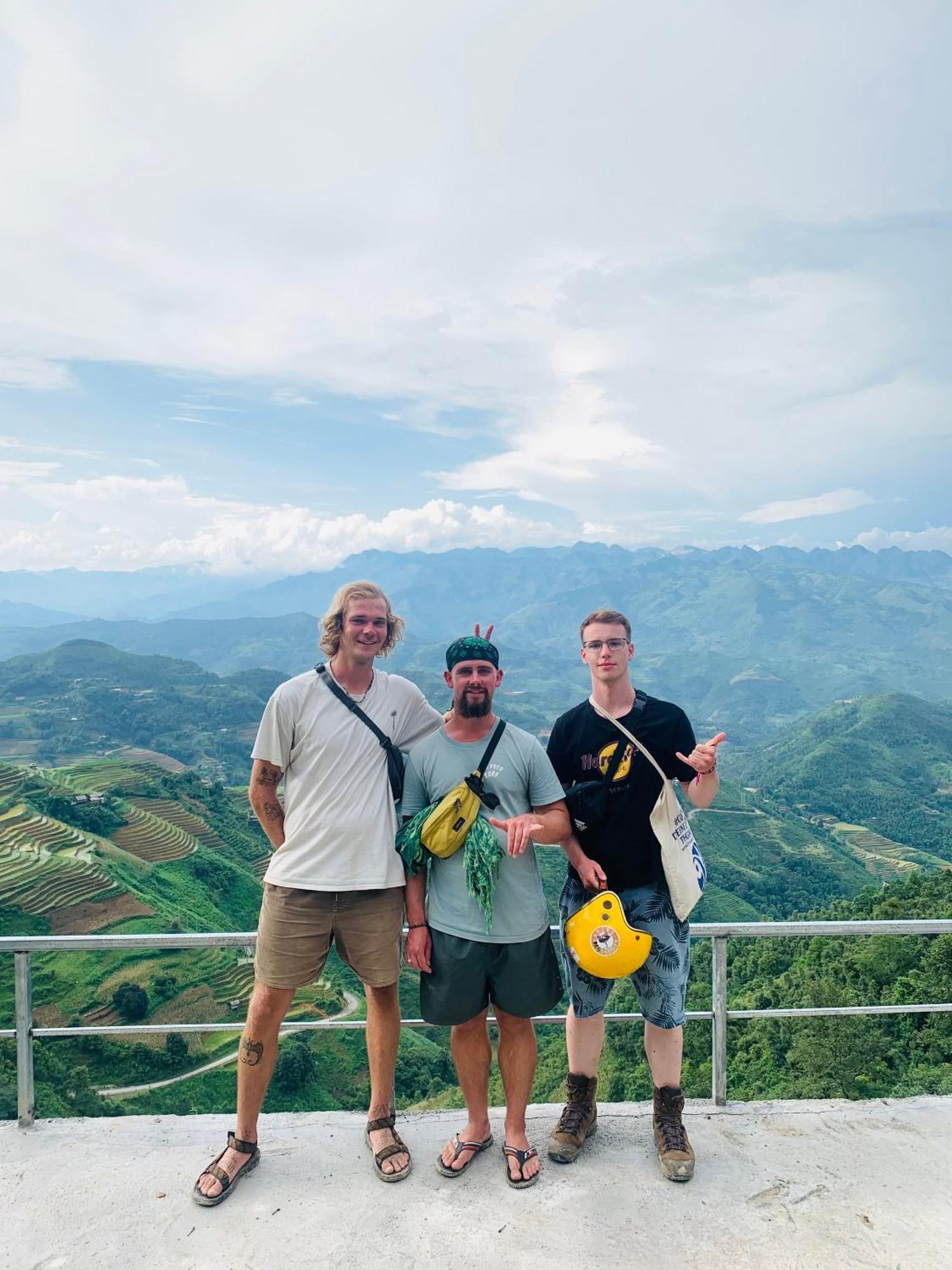 Ha Giang Safari Hostel & Motorbikes 외부 사진