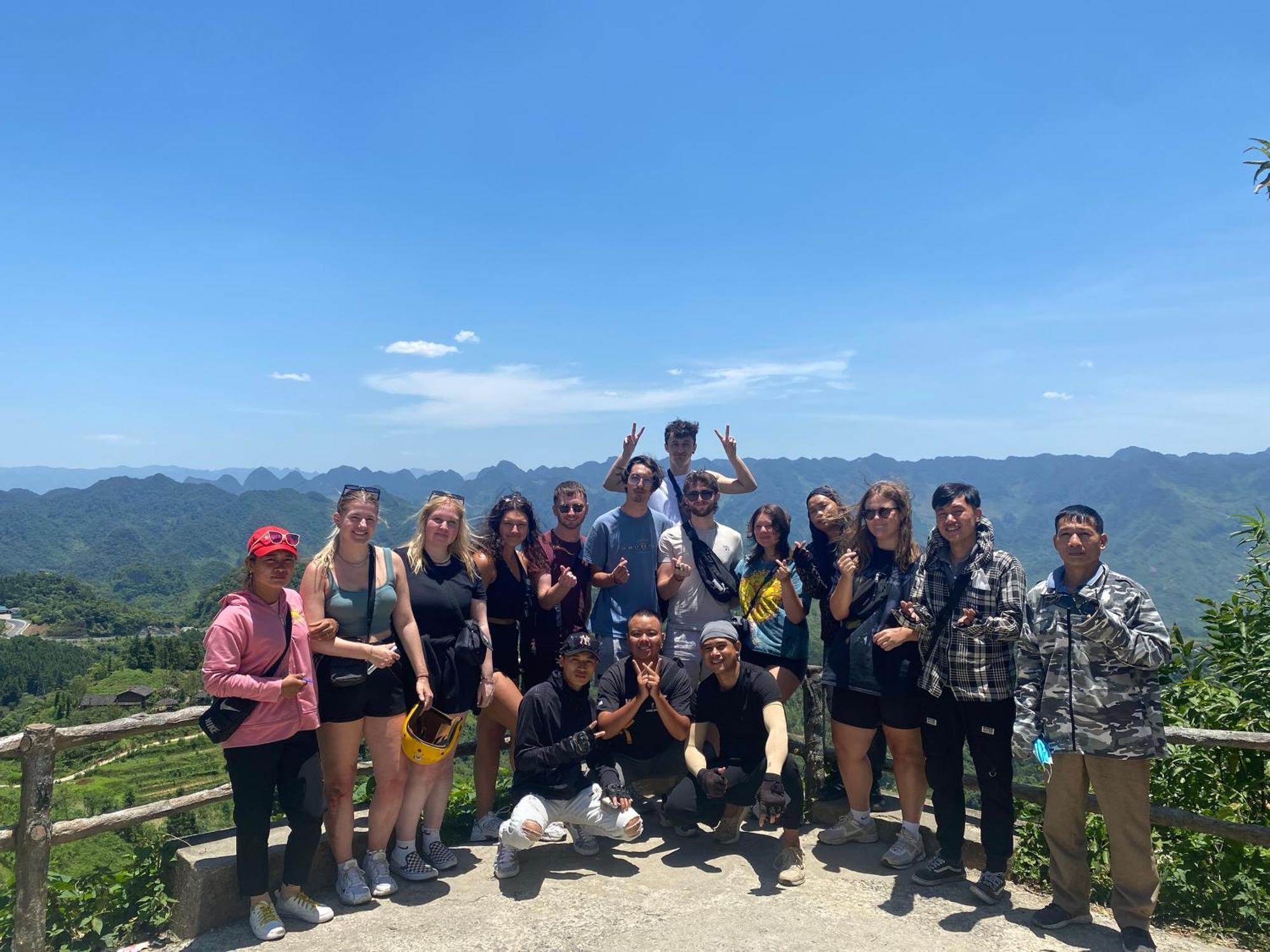 Ha Giang Safari Hostel & Motorbikes 외부 사진