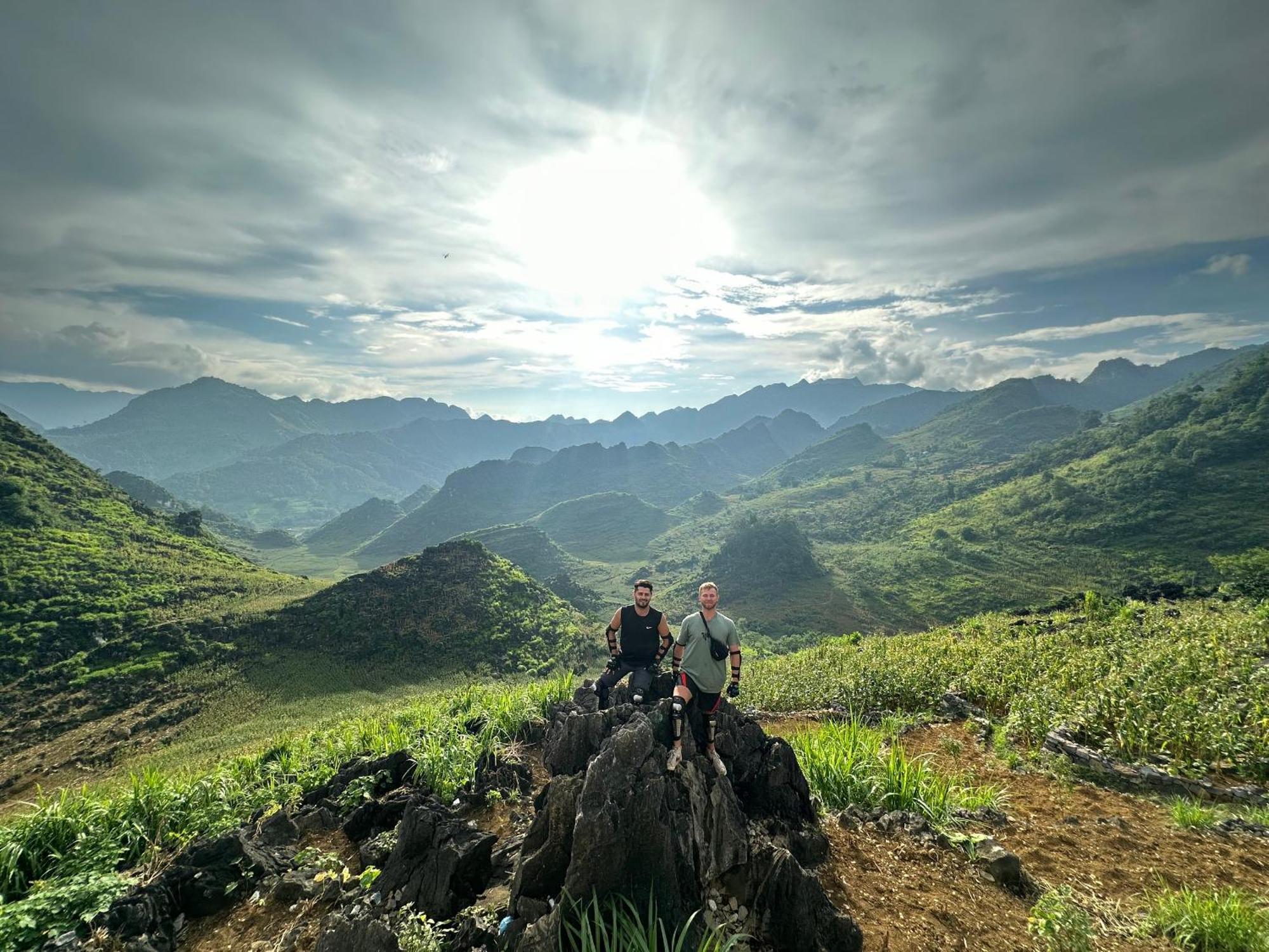 Ha Giang Safari Hostel & Motorbikes 외부 사진