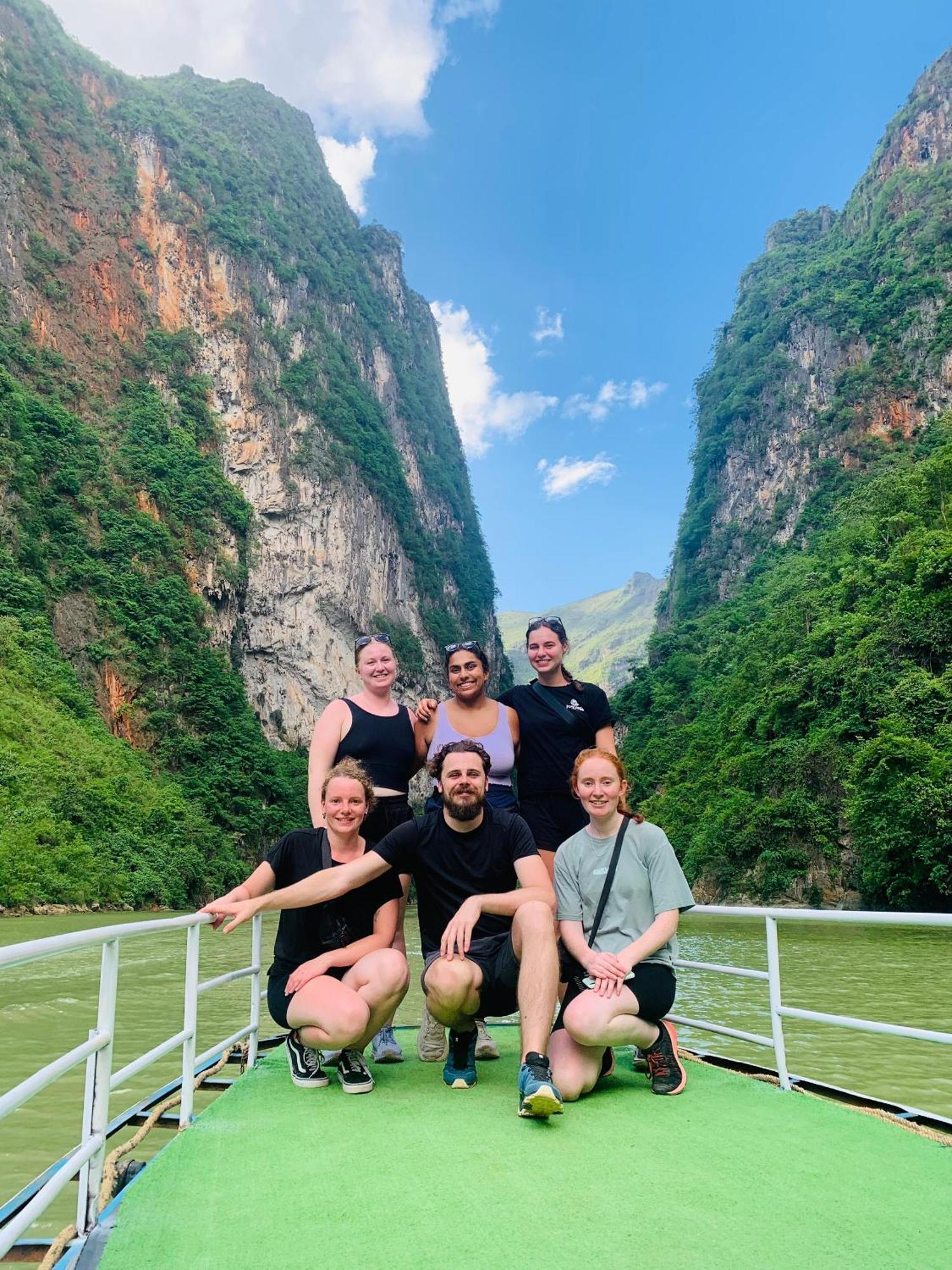 Ha Giang Safari Hostel & Motorbikes 외부 사진